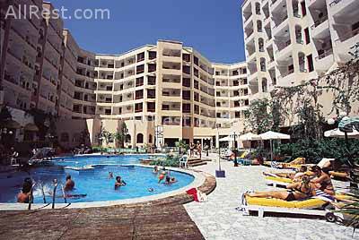 Triton Empire Hotel 